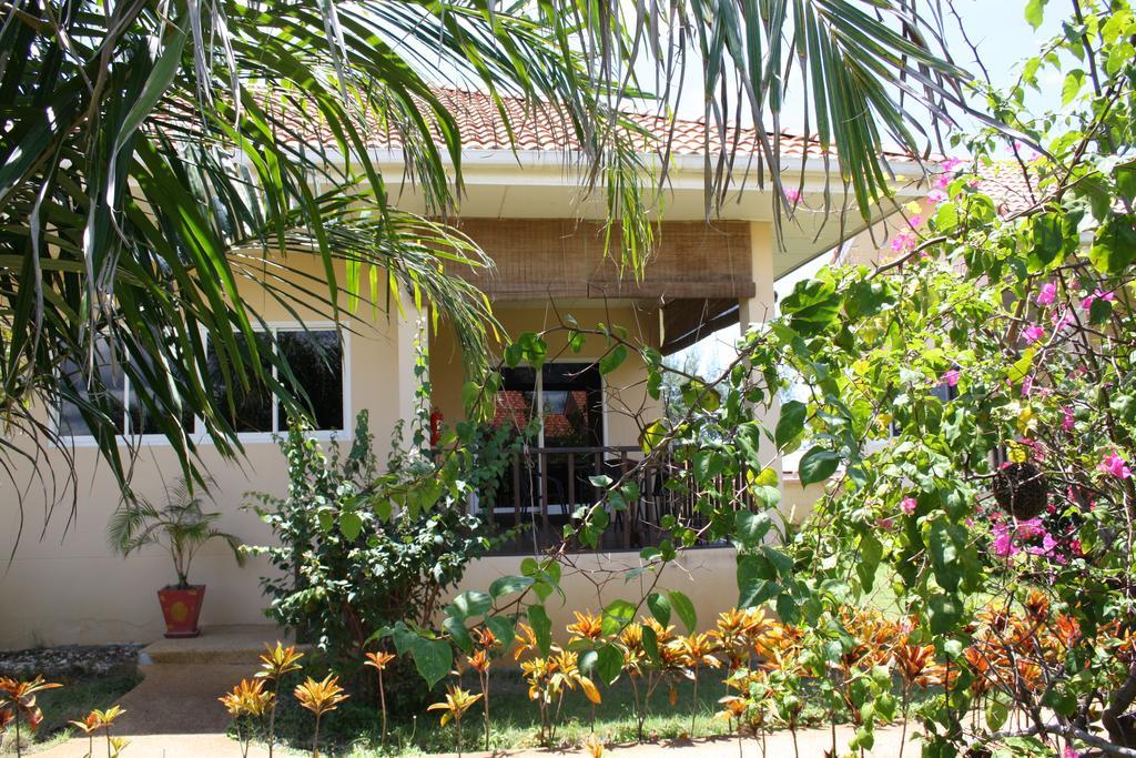 Ao Thai Resort Sathing Phra Eksteriør bilde